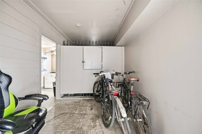 Building Photo - 4321 Hazard St