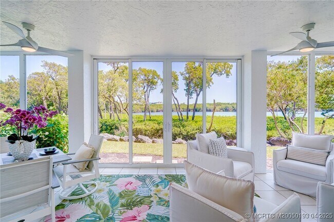 Building Photo - 5799 NE Island Cove Way