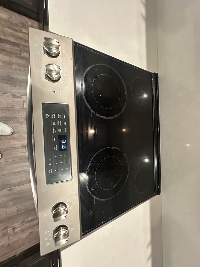 Building Photo - Charming 3 Bedroom 2 bathroom back house in the heart of San Diego's most desirable neighborhoods!