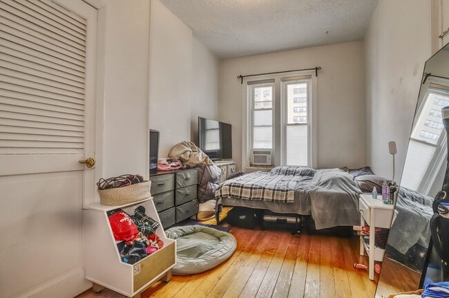 Building Photo - 521 Willow Ave