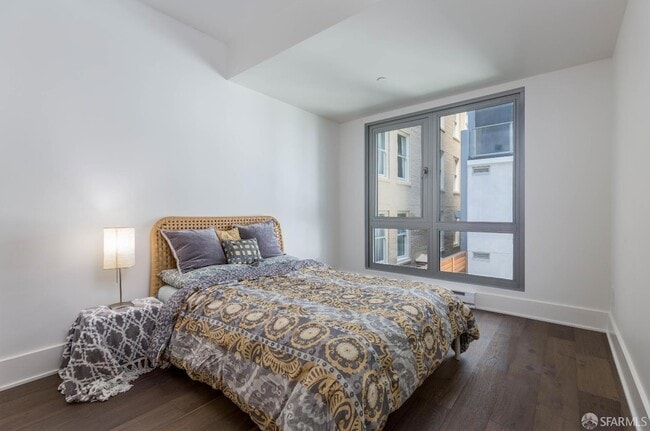 Building Photo - 1075 Market St