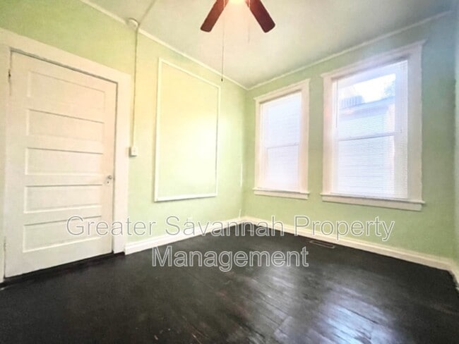 Building Photo - 637 E 39th St