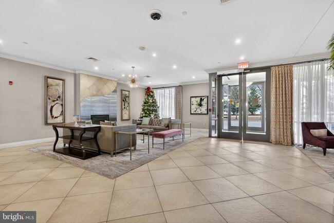 Building Photo - 2451 Midtown Ave