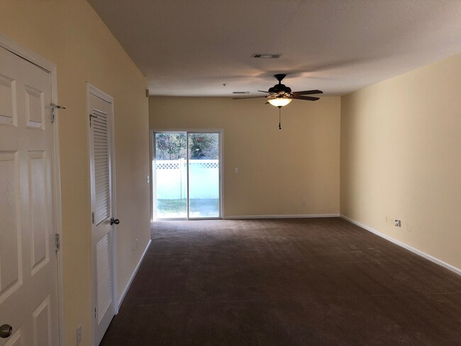 Building Photo - 3 BEDROOM 2.5 BATH TOWNHOME FOR RENT - wal...