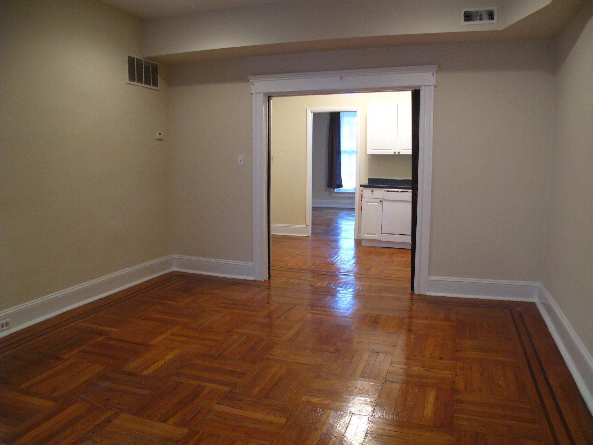 Building Photo - 205 W 29th St