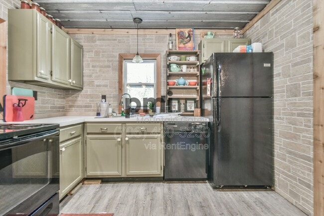 Building Photo - 43 Davis Gap Rd