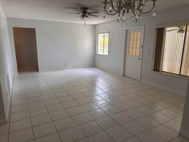 Building Photo - 3561 Tall Pine Way