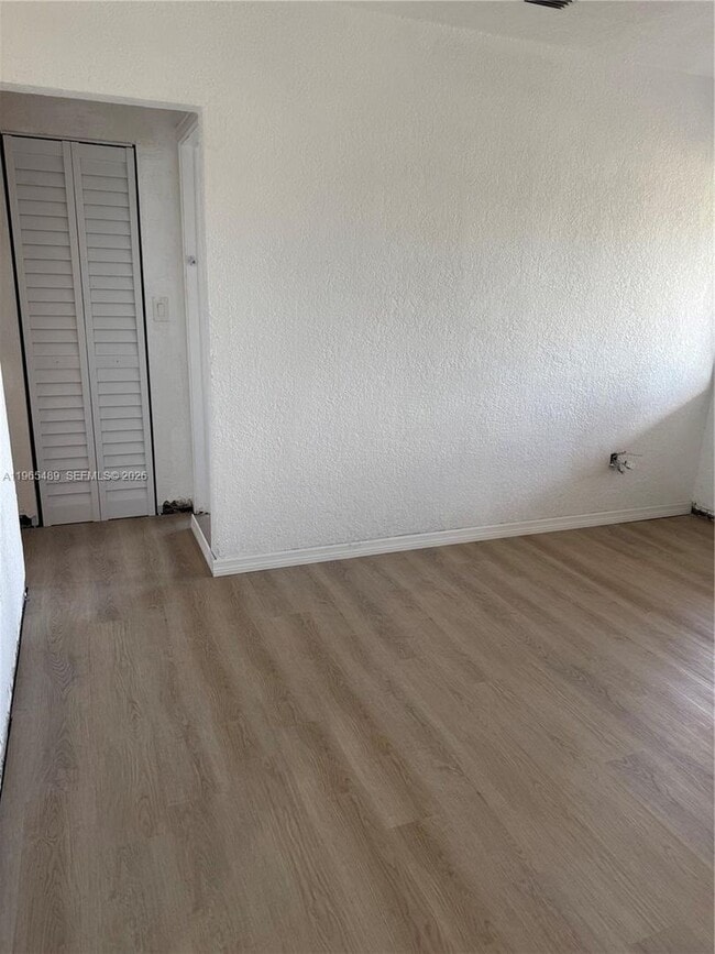 Building Photo - 344 SW 80th Ave