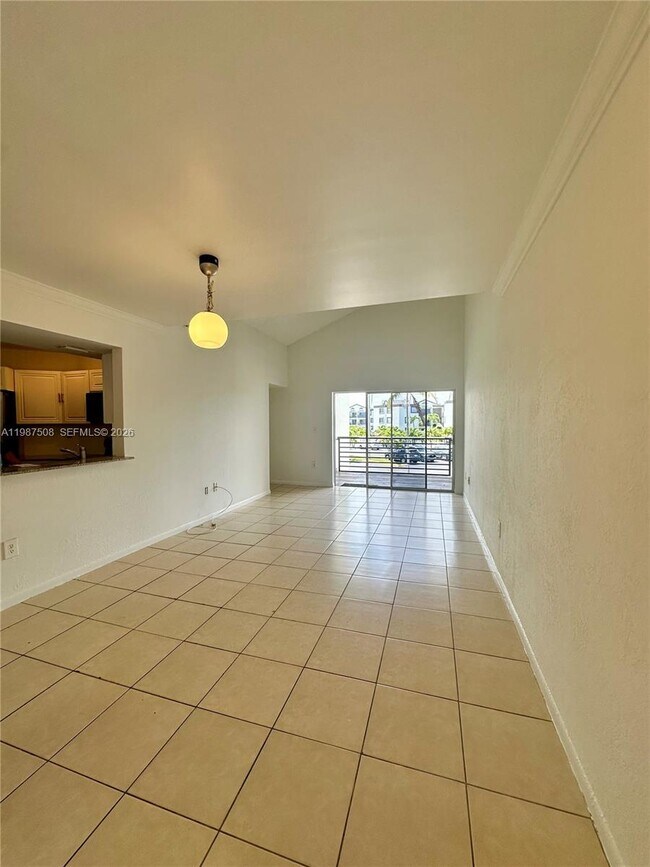 Building Photo - 9701 Fontainebleau Blvd