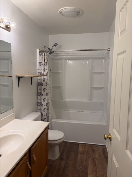 Building Photo - 358 Cherry St