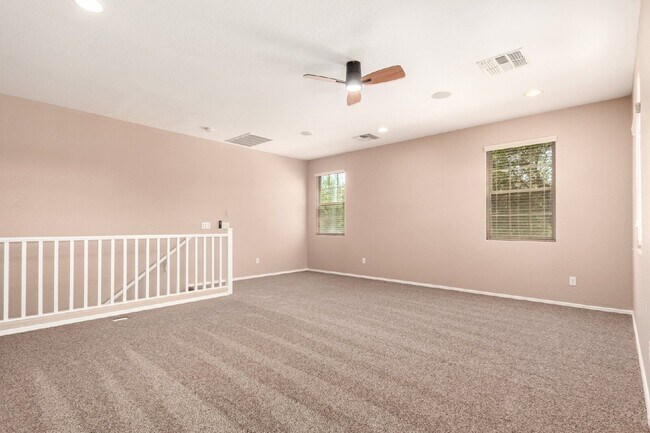 Building Photo - 15204 W Westview Dr