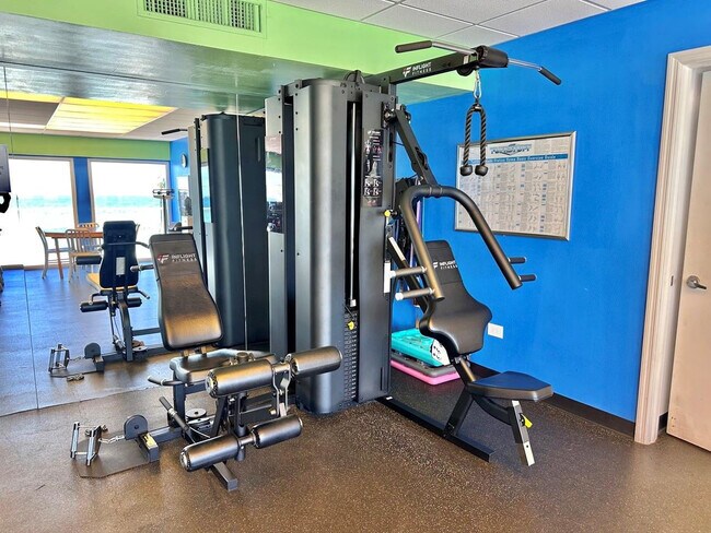 Building Photo - 3111 N Ocean Dr