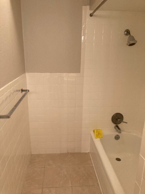In Suite Bathroom - 6010 E University Blvd