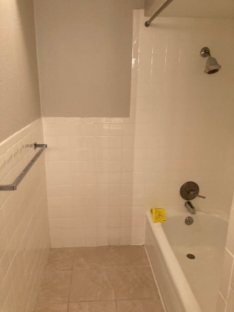 In Suite Bathroom - 6010 E University Blvd