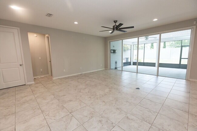 Building Photo - Shearwater, 4 bedroom 3.5 bath home for rent.