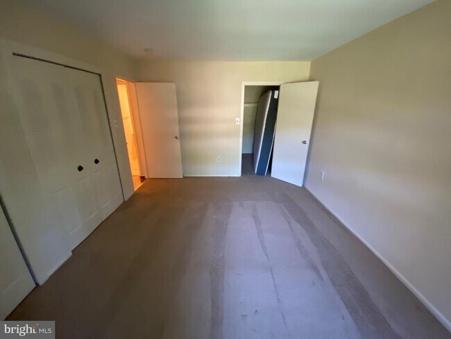 Building Photo - 407 Christopher Ave