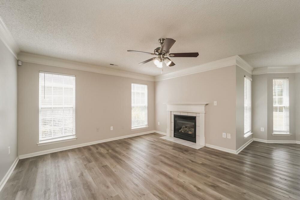 Building Photo - 707 Almora Dr