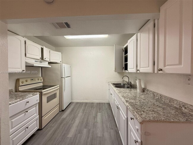 Building Photo - 5970 NW 28th St