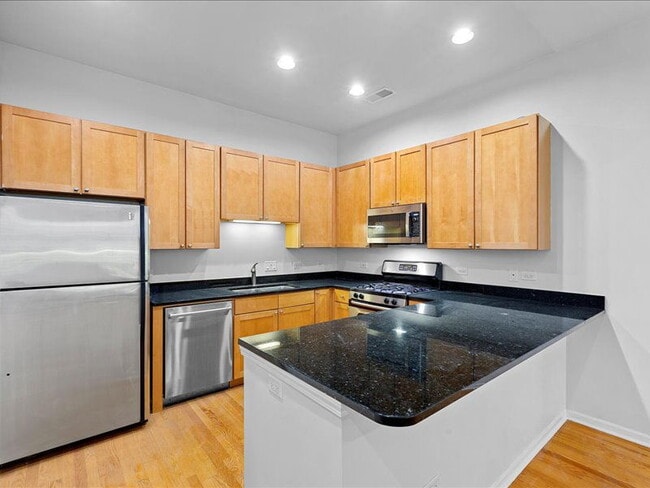 Building Photo - 945 N Howe St