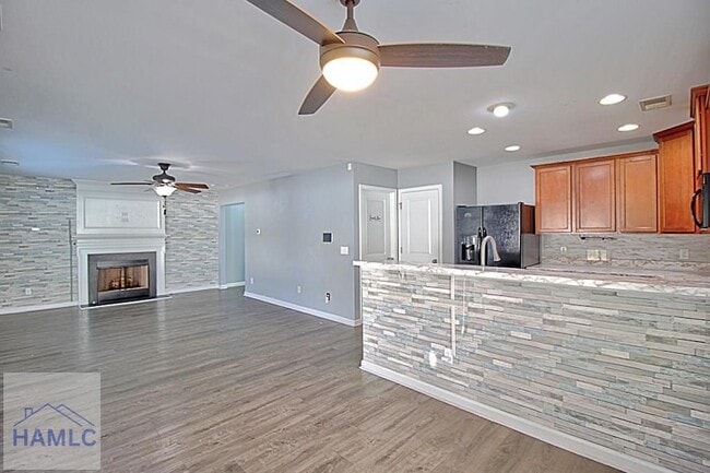 Building Photo - 315 Connor Ct