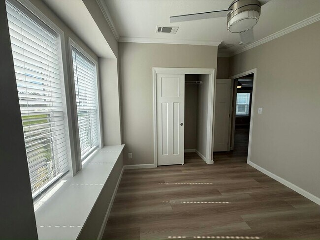 Building Photo - 3621 Campari Dr