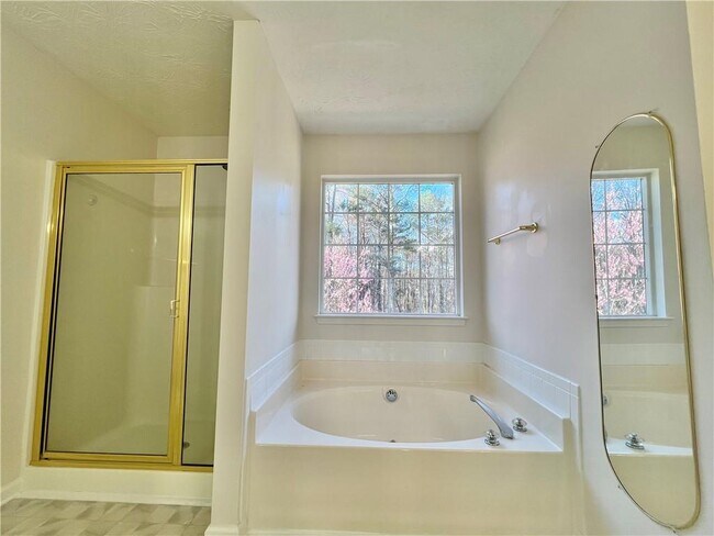 Building Photo - 2415 Hamilton Parc Ln NE