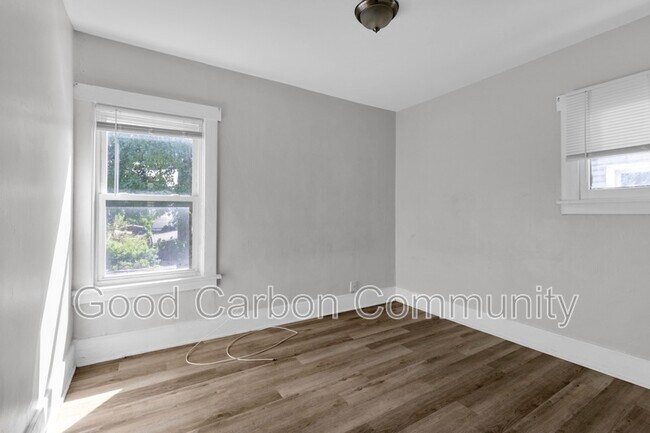 Building Photo - 2273 Delaware Ave