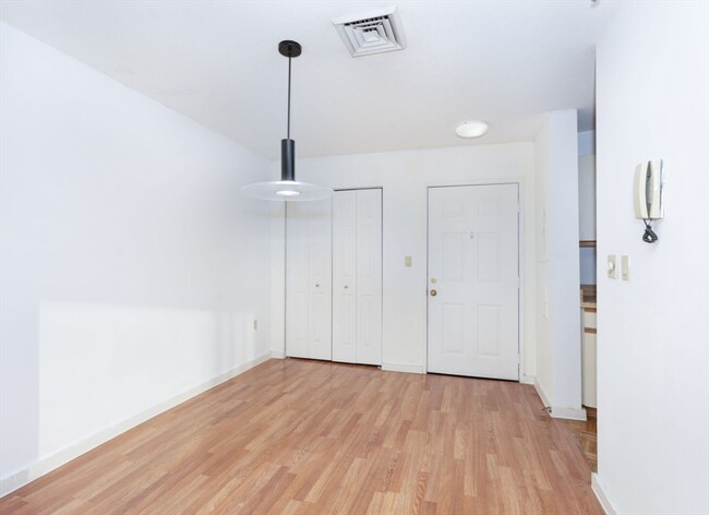 Building Photo - 90 Quincy Shore Dr