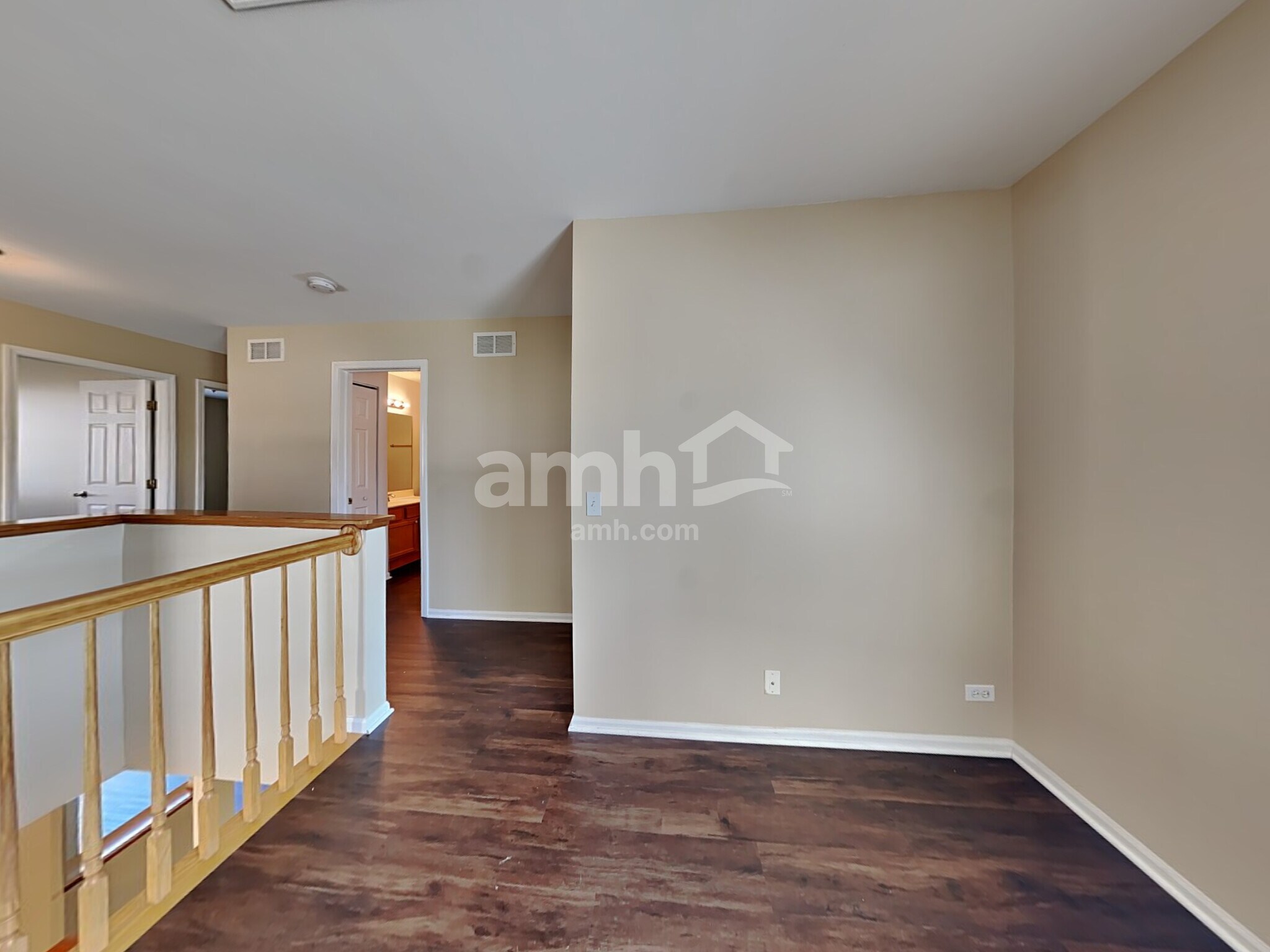 Building Photo - 953 Mesa Dr