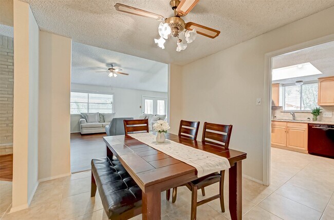 Building Photo - 16355 Sierra Grande Dr