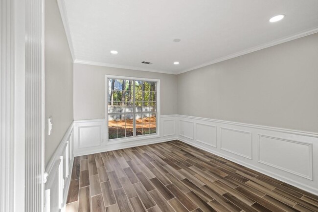 Building Photo - 2080 Racquet Club Cir NW