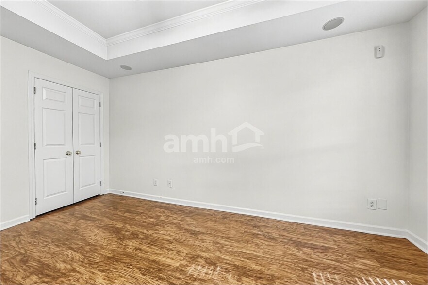 Building Photo - 7940 Ebony Rd