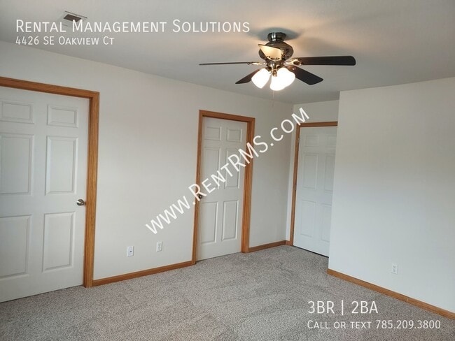 Building Photo - 4426 SE Oakview Ct