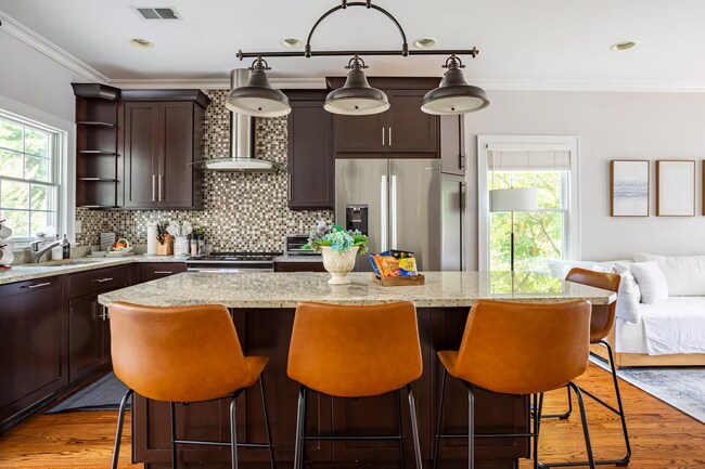 Building Photo - Fully Furnished Luxury Townhome | Walk to Downtown Princeton | 3 Beds | 3.5 Baths