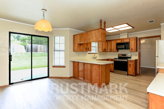 Building Photo - 1905 Elk Trail