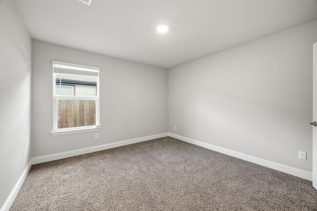 Building Photo - 2008 Apalis Dr