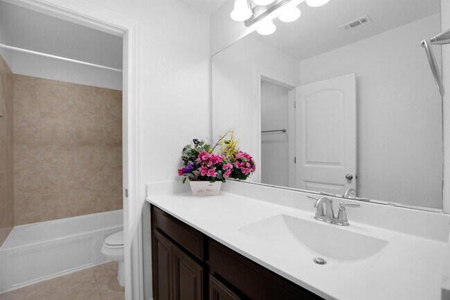 Building Photo - 5724 Siragusa Dr
