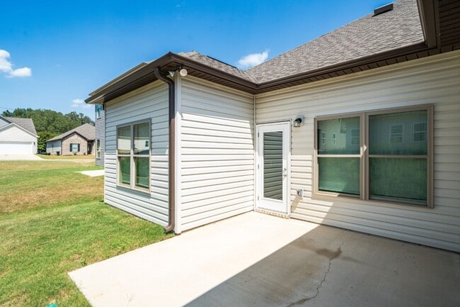 Building Photo - 5505 Blue Jay Cir