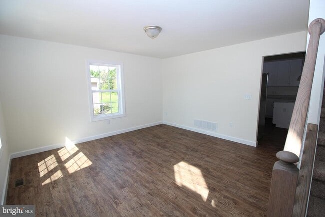 Building Photo - 83 Cherry Blossom Ct