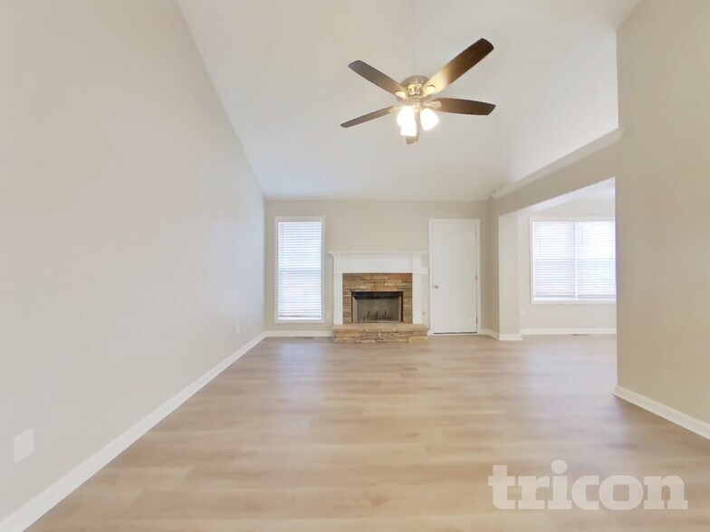 Building Photo - 3447 Harris Farms Way