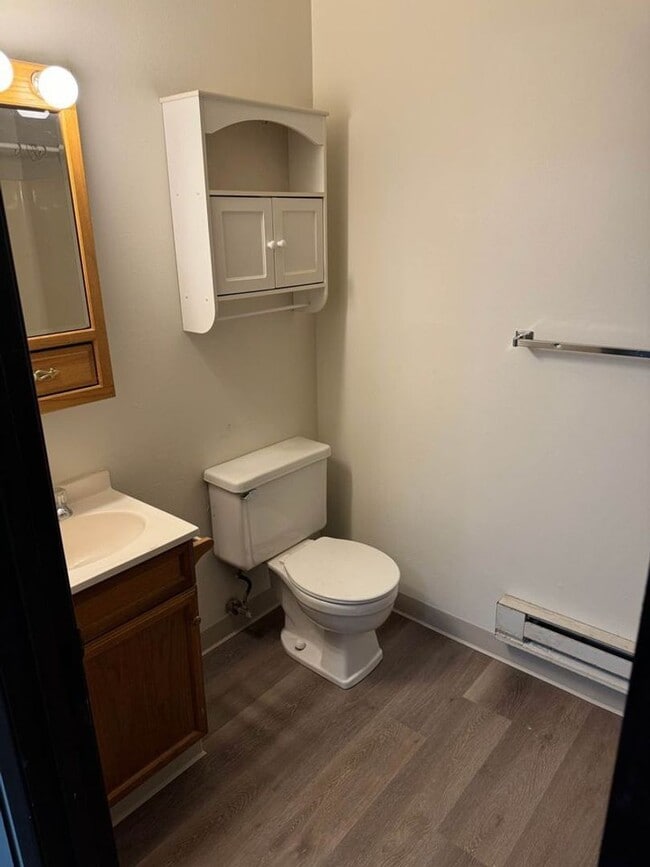 Building Photo - 1710 La Cres St