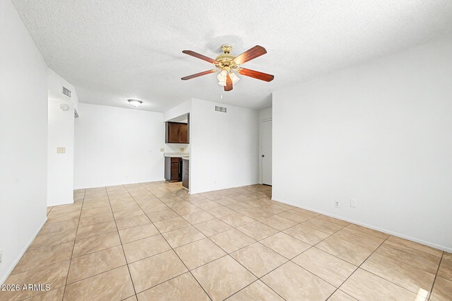 Building Photo - 2931 E Beck Ln