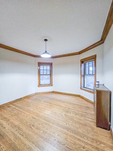 Building Photo - 3338 W Cullom Ave