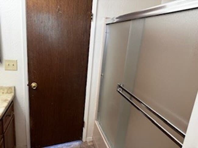 Building Photo - Upper Crystal Falls 2 Bedroom Home