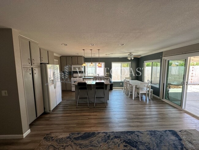 Building Photo - Charming 4-Bedroom Home in Tranquil Chino ...