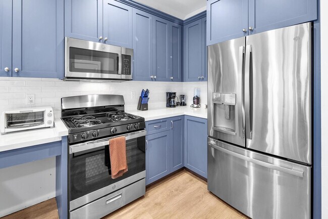 Building Photo - 717-21 Island Ct