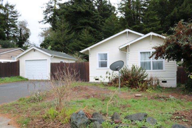 Building Photo - Near Sequoia Zoo and Park, Cozy 2/1 with l...