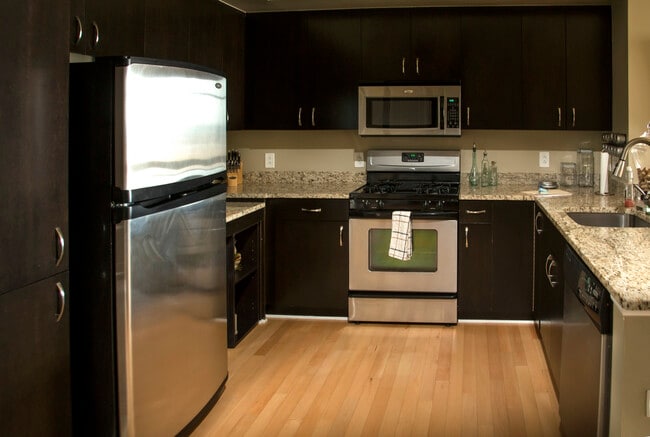 Kitchen - 475 K St NW