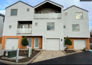 Building Photo - 30515 SW Magnolia Ave