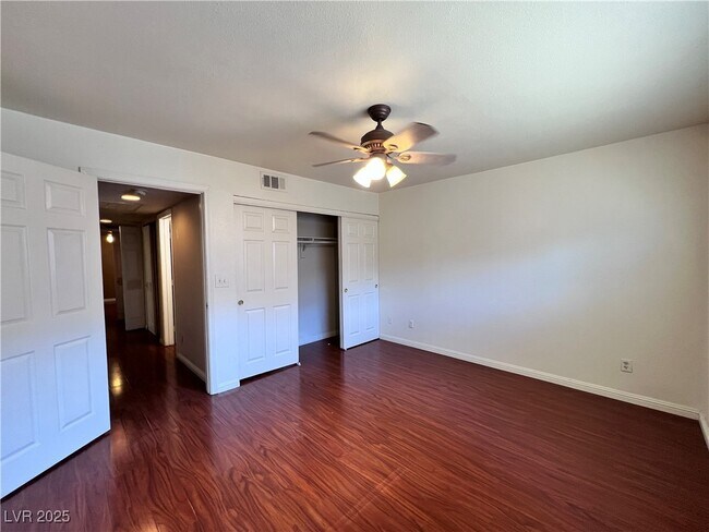 Building Photo - 101 Luna Way